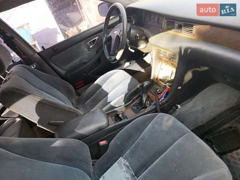 Седан Mitsubishi Sigma 1992 в Бобровице