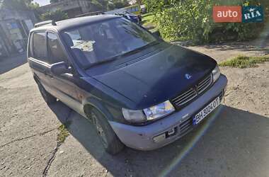 Минивэн Mitsubishi Space Runner 1994 в 