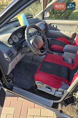 Минивэн Mitsubishi Space Runner 1997 в 