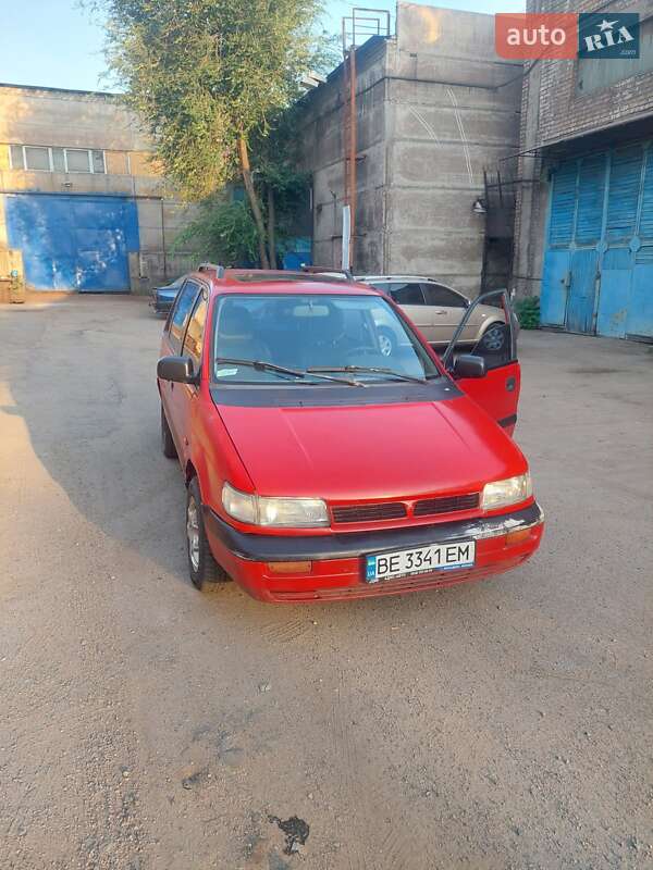 Mitsubishi Space Runner 1993