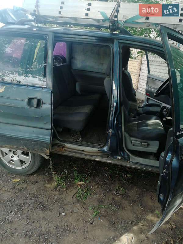 Минивэн Mitsubishi Space Runner 1992 в Краматорске