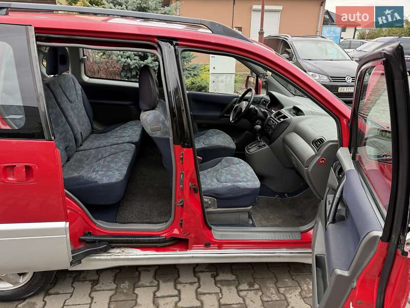 Минивэн Mitsubishi Space Runner 2000 в Хмельницком