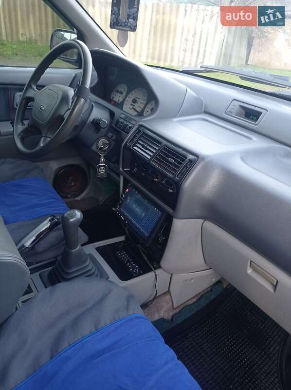 Минивэн Mitsubishi Space Runner 1993 в Белгороде-Днестровском