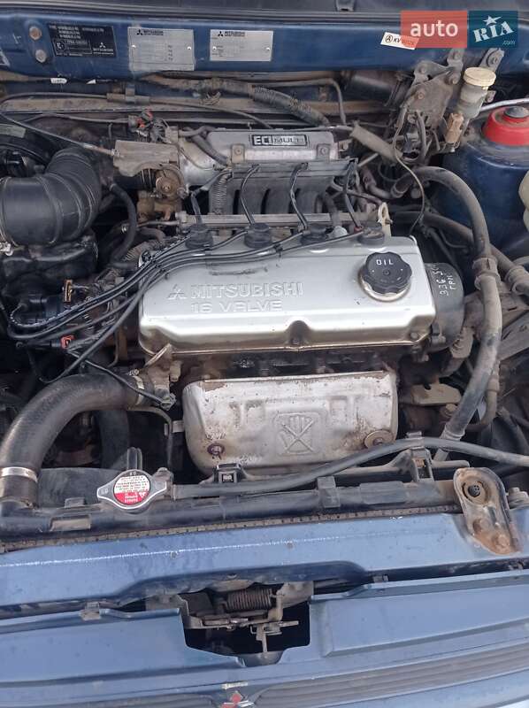 Минивэн Mitsubishi Space Runner 1993 в Белгороде-Днестровском