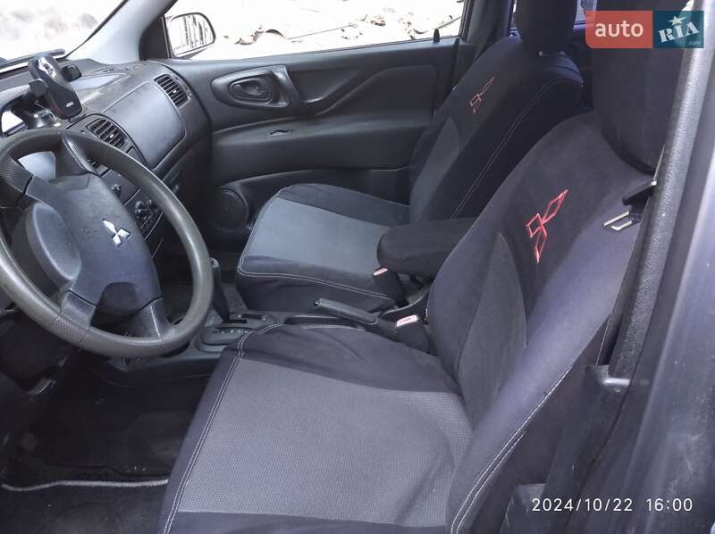 Mitsubishi Space Star 2003