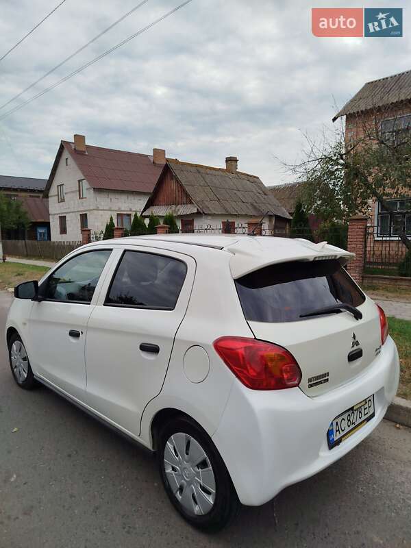 Хэтчбек Mitsubishi Space Star 2015 в Любешове