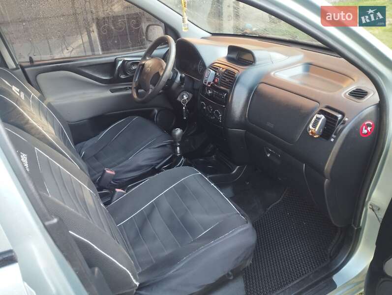 Минивэн Mitsubishi Space Star 2004 в Жовкве