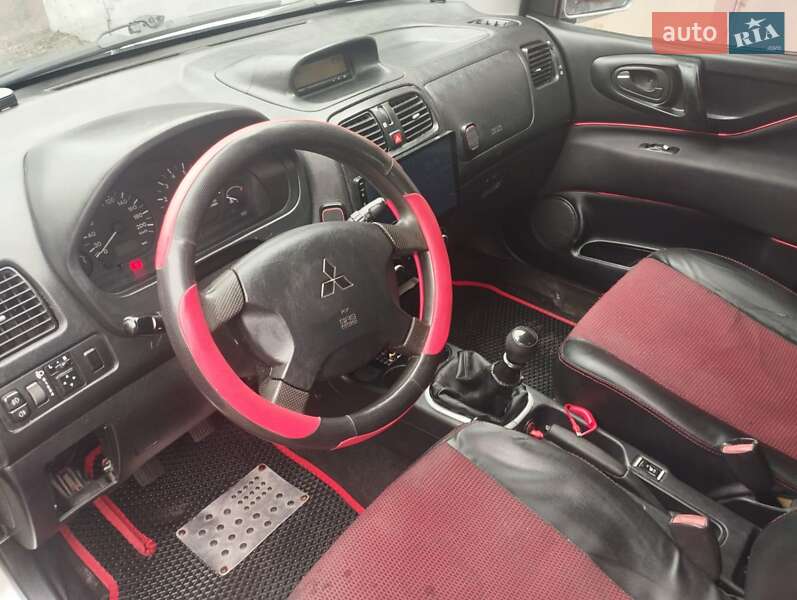 Мінівен Mitsubishi Space Star 2004 в Києві фото 13 Мінівен Mitsubishi Space Star 2004 в Києві