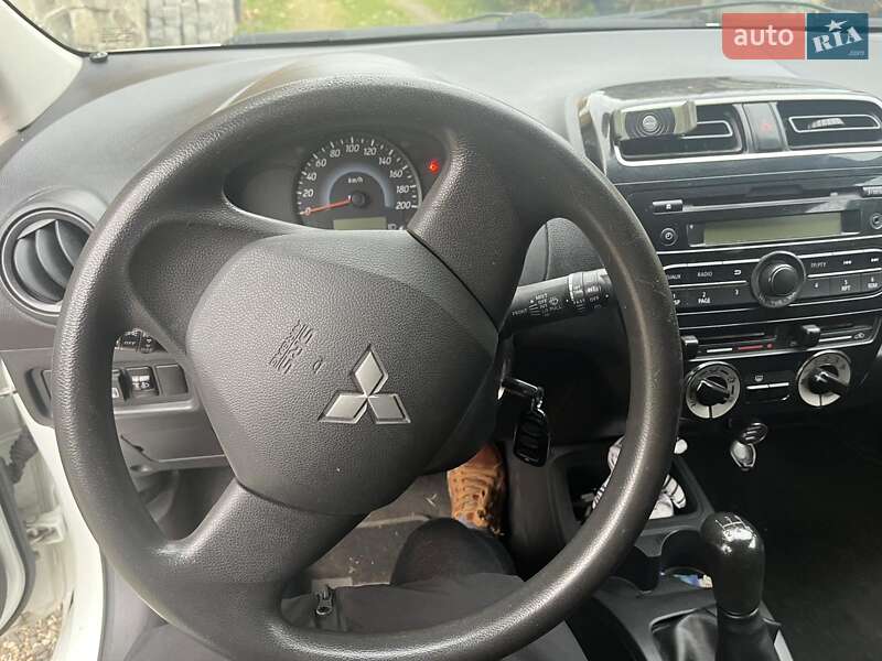 Хэтчбек Mitsubishi Space Star 2015 в Долине