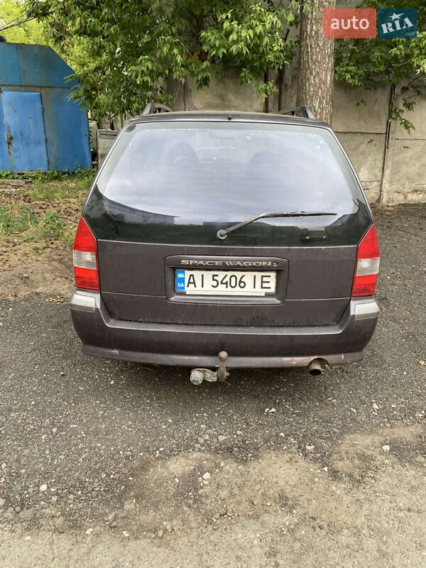 Минивэн Mitsubishi Space Wagon 2001 в Киеве