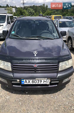 Минивэн Mitsubishi Space Wagon 1999 в 