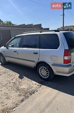 Минивэн Mitsubishi Space Wagon 2001 в 