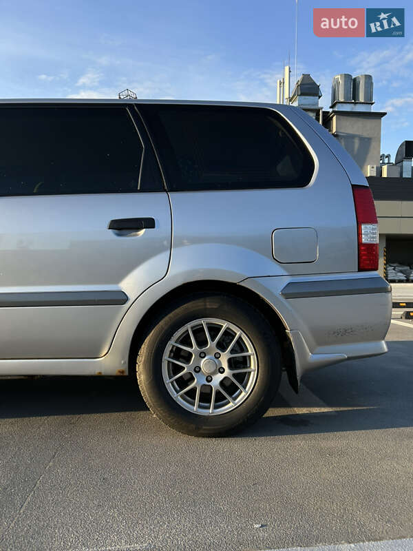 Минивэн Mitsubishi Space Wagon 2003 в Киеве