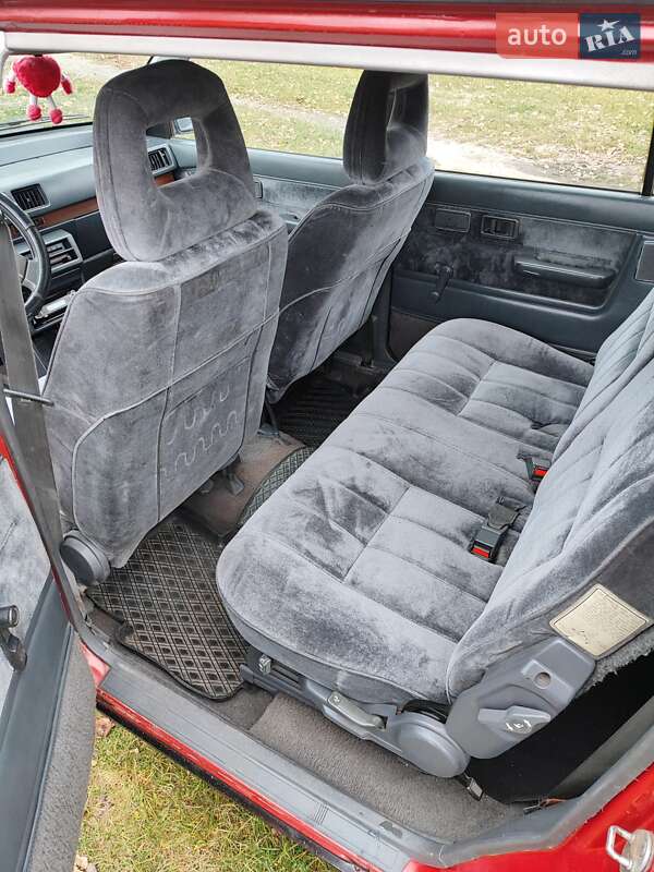 Минивэн Mitsubishi Space Wagon 1985 в Сарнах