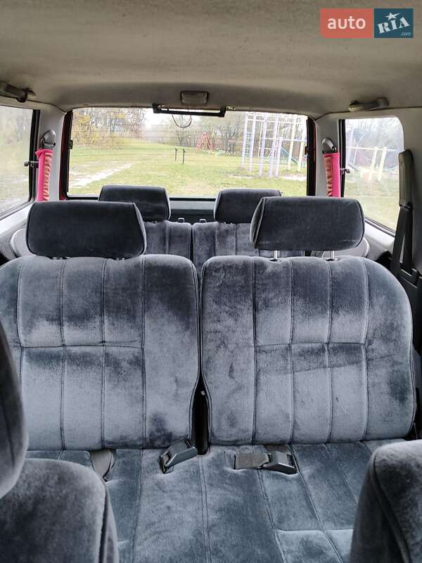 Минивэн Mitsubishi Space Wagon 1985 в Сарнах