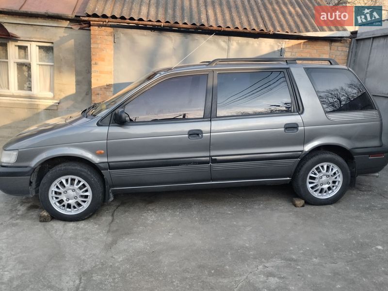 Mitsubishi Space Wagon 1997
