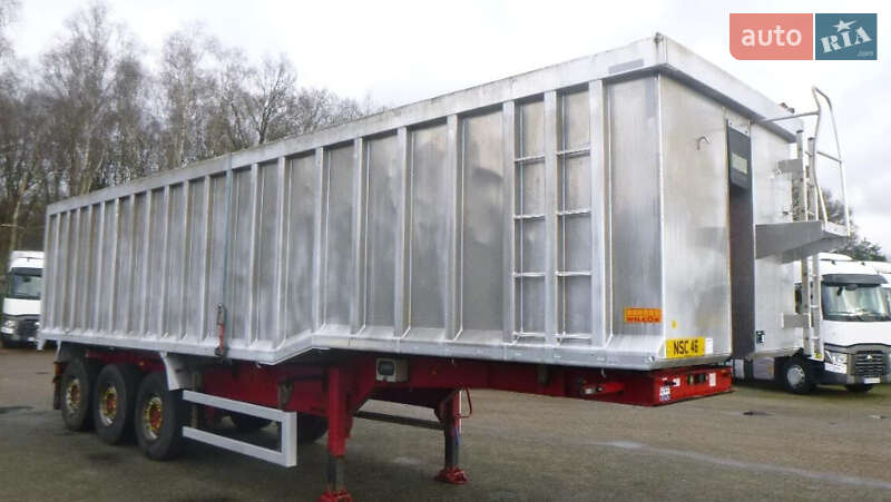 Самосвал полуприцеп Montracon Bulk Tipper 2013 в Ивано-Франковске