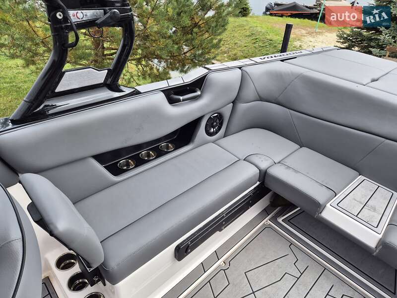 Катер Moomba Max 2024 в Львові