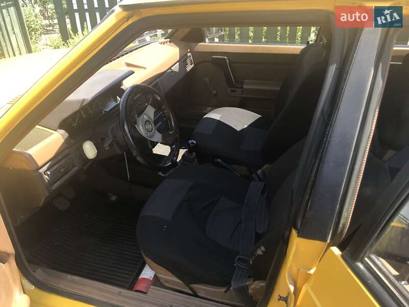 Хэтчбек Москвич/АЗЛК 2141 1990 в Киеве фото 8 Хэтчбек Москвич/АЗЛК 2141 1990 в Киеве