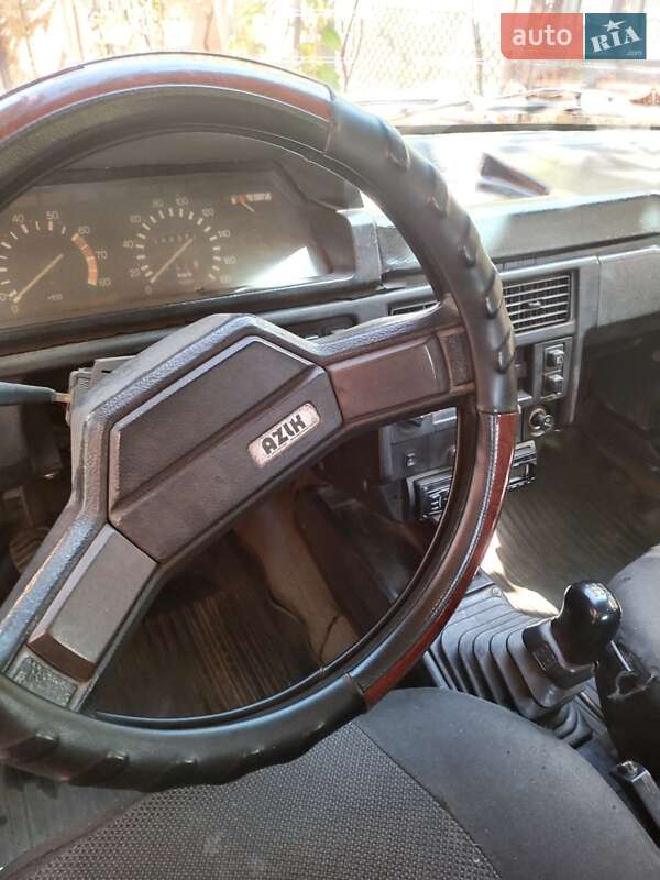 Хэтчбек Москвич/АЗЛК 2141 1991 в Первомайске