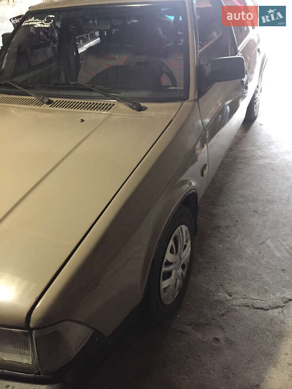 Хэтчбек Москвич/АЗЛК 2141 1991 в Кривом Роге фото 2 Хэтчбек Москвич/АЗЛК 2141 1991 в Кривом Роге