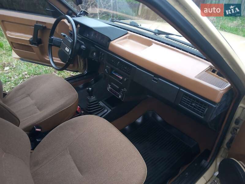 Хетчбек Москвич/АЗЛК 2141 1990 в Малині