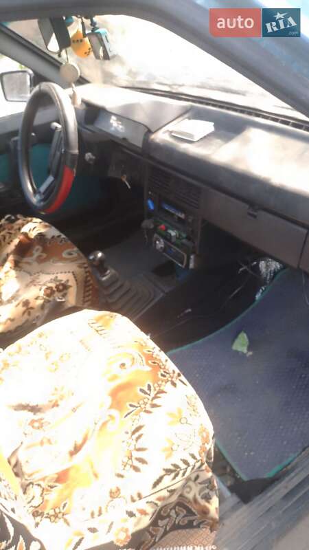 Хэтчбек Москвич/АЗЛК 2141 1991 в Александрие фото 8 Хэтчбек Москвич/АЗЛК 2141 1991 в Александрие