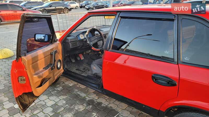 Хэтчбек Москвич/АЗЛК 2141 1990 в Запорожье