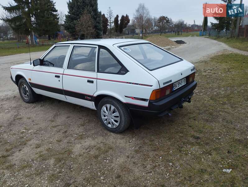 Хэтчбек Москвич/АЗЛК 2141 1992 в Кременце