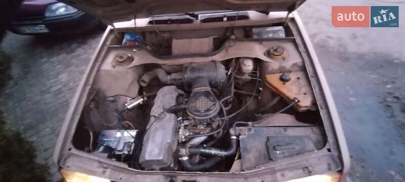 Хетчбек Москвич/АЗЛК 2141 1994 в Вараші
