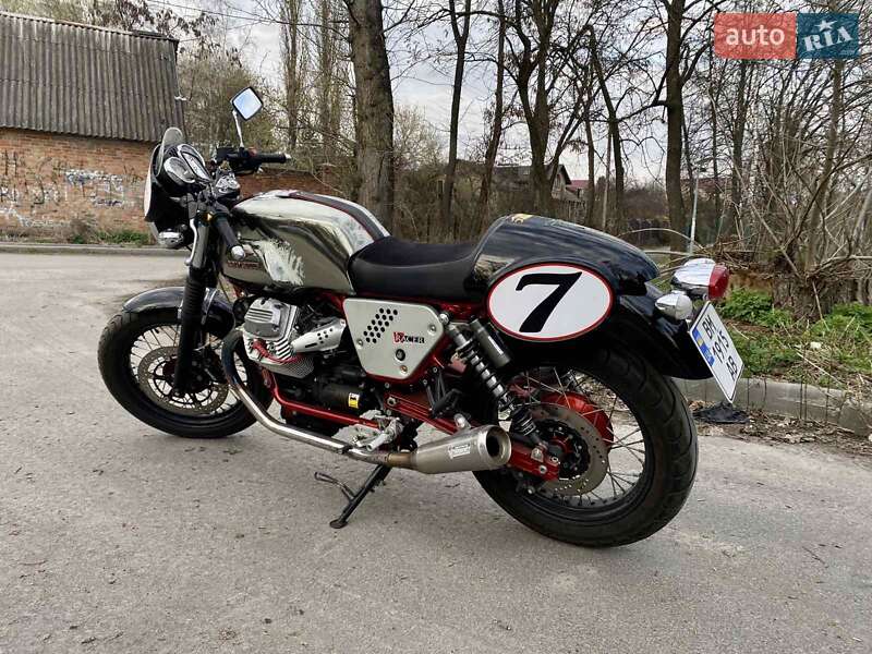Кафе рейсер Moto Guzzi V7 Racer 2011 в Киеве