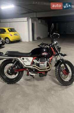 Скремблер Moto Guzzi V7 Racer 2011 в 