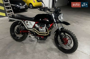 Скремблер Moto Guzzi V7 Racer 2011 в 