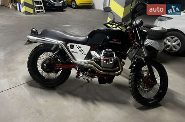 Скремблер Moto Guzzi V7 Racer 2011 в 
