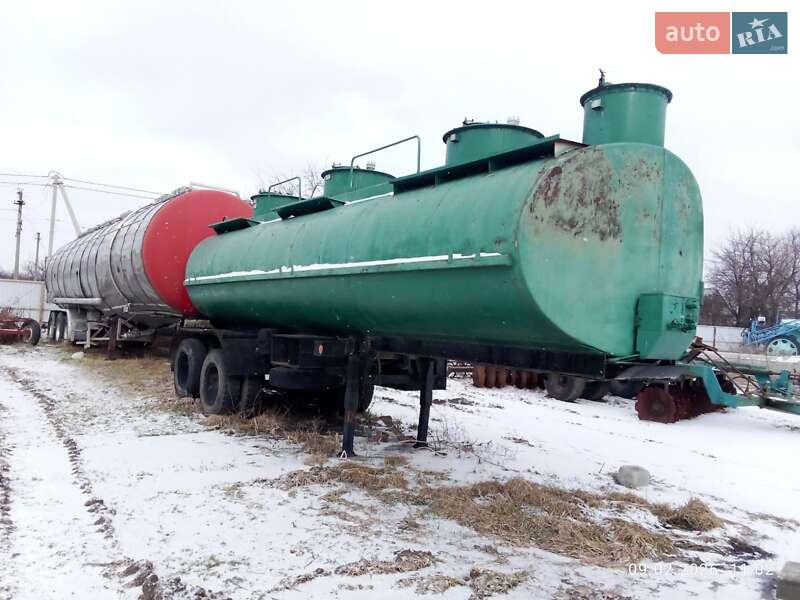 Цистерна полуприцеп Нефаз 9674 2002 в Днепре
