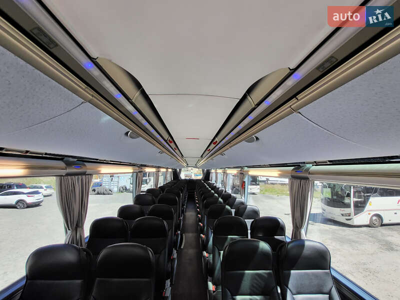 Туристичний / Міжміський автобус Neoplan N 2010 в Чернівцях
