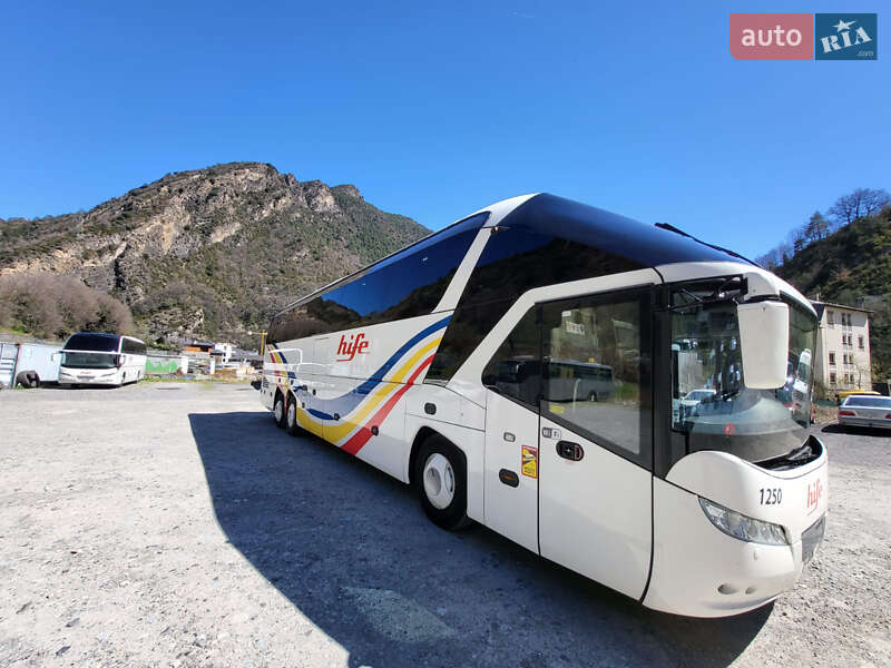 Туристичний / Міжміський автобус Neoplan N 2010 в Чернівцях