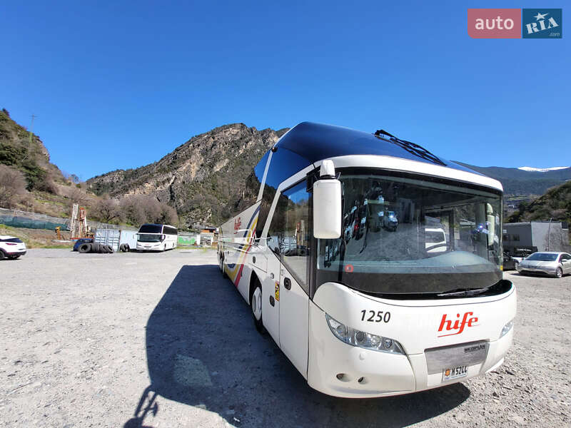 Туристичний / Міжміський автобус Neoplan N 2010 в Чернівцях