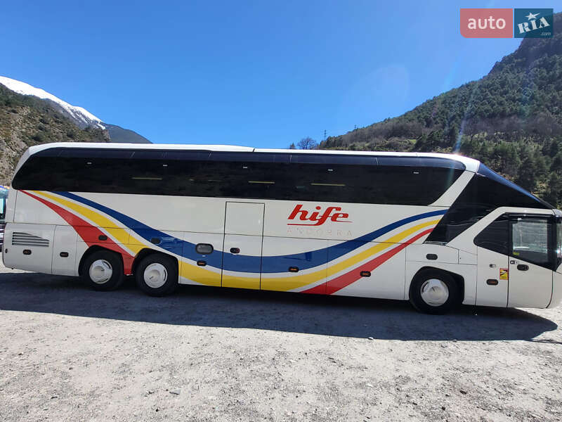 Туристичний / Міжміський автобус Neoplan N 2010 в Чернівцях
