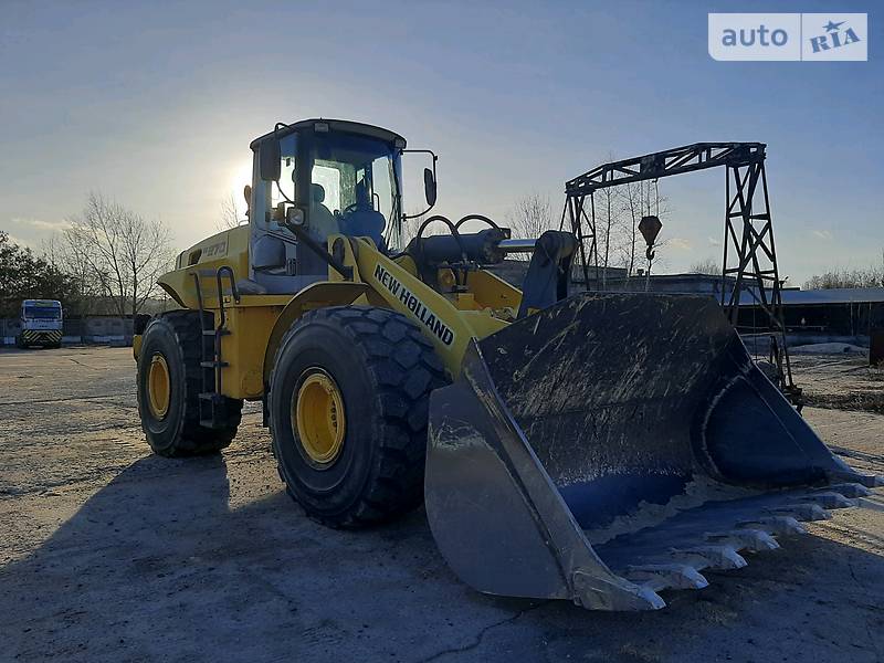 Фронтальні навантажувачі New Holland 270 2007 в Славутичі