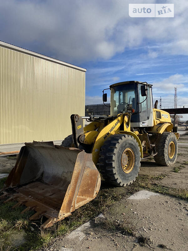 Фронтальні навантажувачі New Holland LB 2006 в Одесі