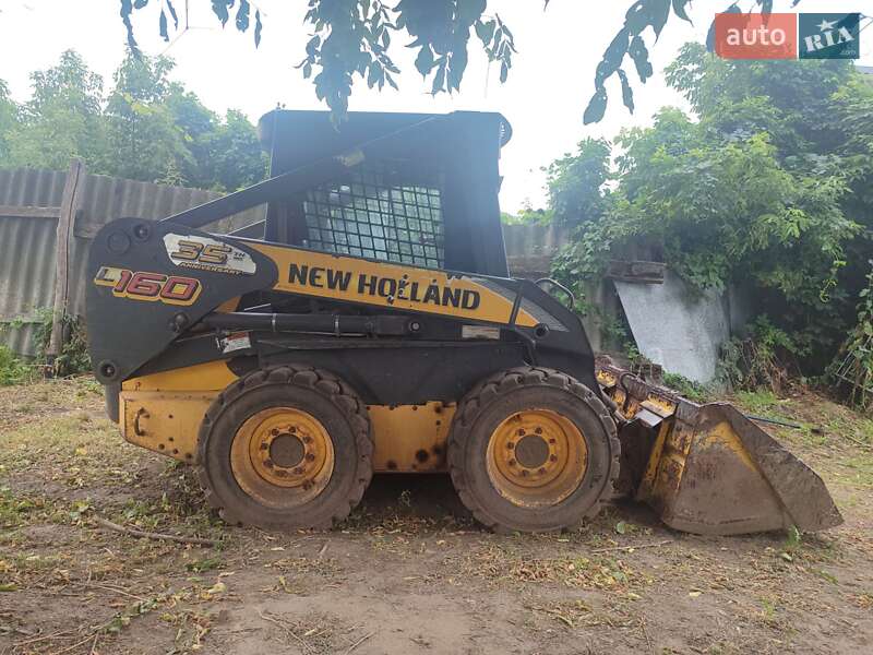 Міні-вантажник New Holland LB 2007 в 