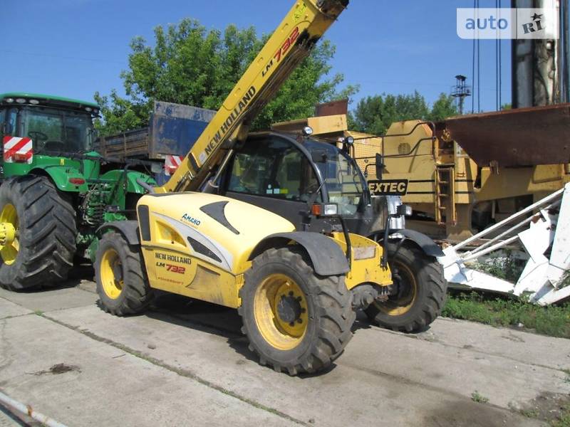Телескопический погрузчик New Holland LM 2012 в 