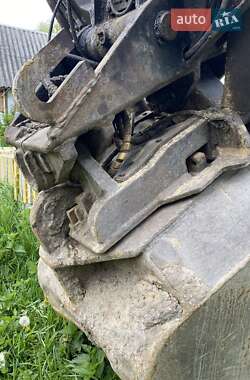 Екскаватор навантажувач New Holland MH 3.6 2007 в 