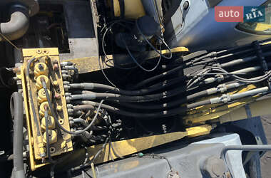 Колесный экскаватор New Holland MH 6.6 2005 в 