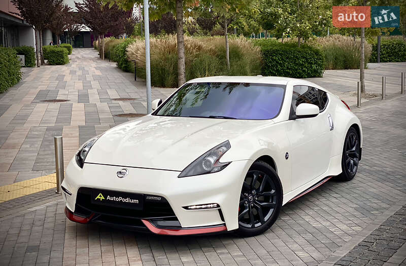 Купе Nissan 370Z 2015 в Киеве фото 3 Купе Nissan 370Z 2015 в Киеве