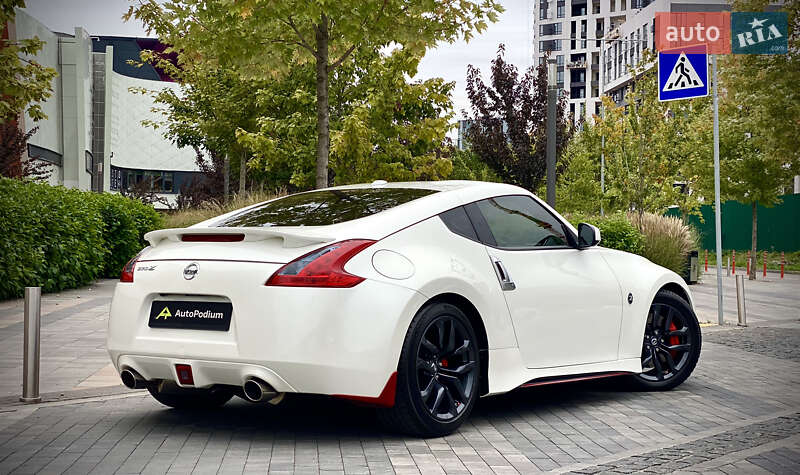 Купе Nissan 370Z 2015 в Киеве фото 6 Купе Nissan 370Z 2015 в Киеве