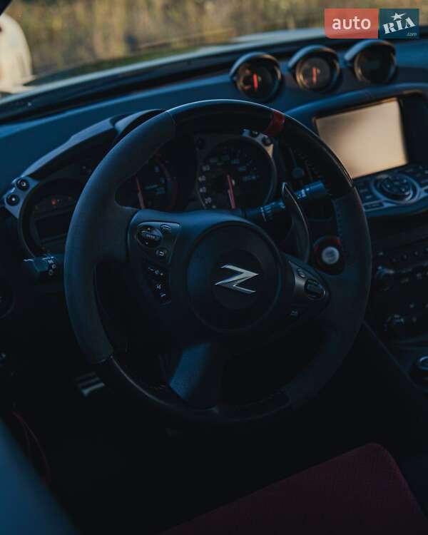 Купе Nissan 370Z 2018 в Киеве фото 7 Купе Nissan 370Z 2018 в Киеве
