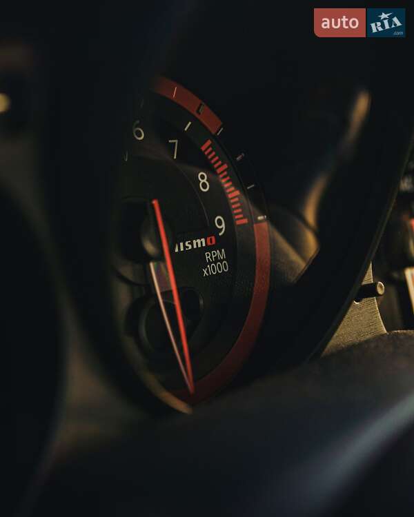 Купе Nissan 370Z 2018 в Киеве фото 17 Купе Nissan 370Z 2018 в Киеве