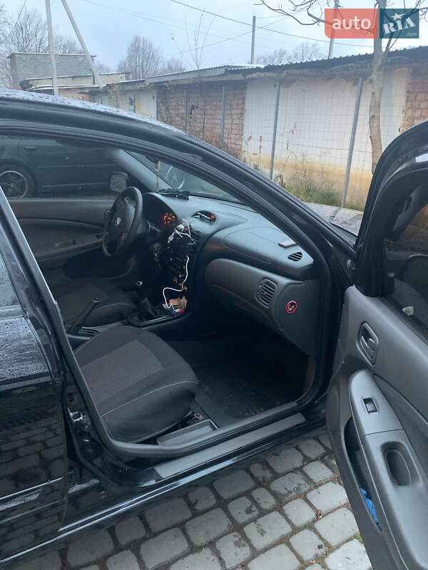 Седан Nissan Almera Classic 2010 в Ивано-Франковске